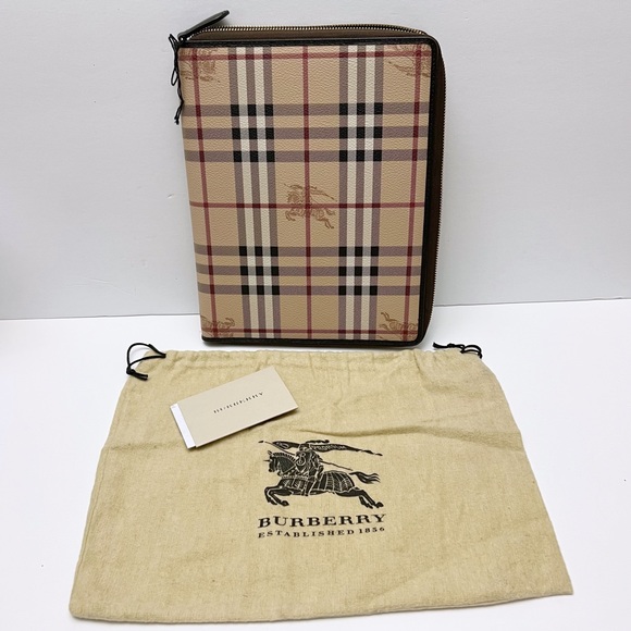 Burberry Haymarket Check Coated Logo Canvas iPad 2 Zip Cover Case - Picture 2 of 12